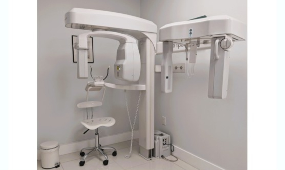 A precision digital imaging suite at Martinez Orthodontics in Miami, featuring advanced panoramic and cephalometric technology for accurate orthodontic diagnostics.